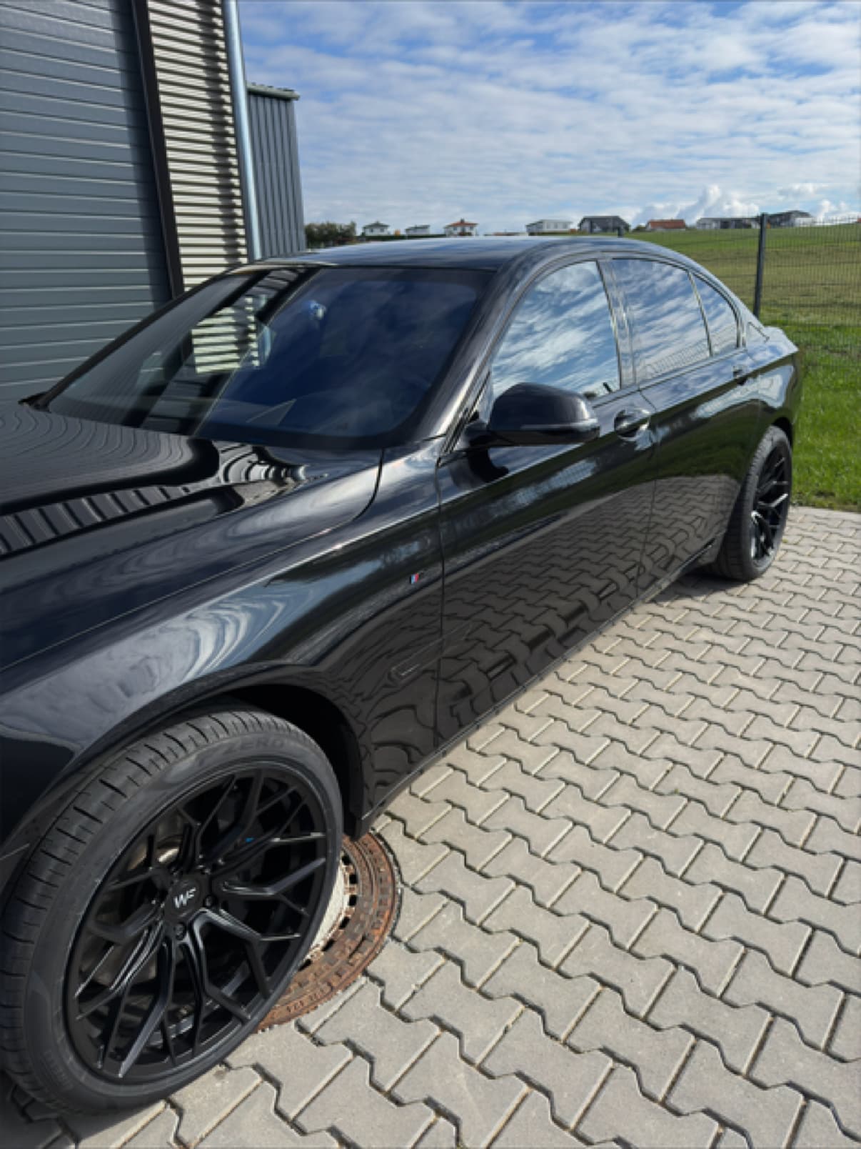 Fahrzeugpflege Passau BMW Seitenansicht Politur